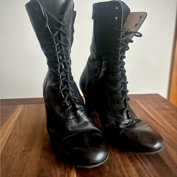 Women's LaDuca Annie Can Can Boot 2.5” heel size 37W - Picture 10 of 11